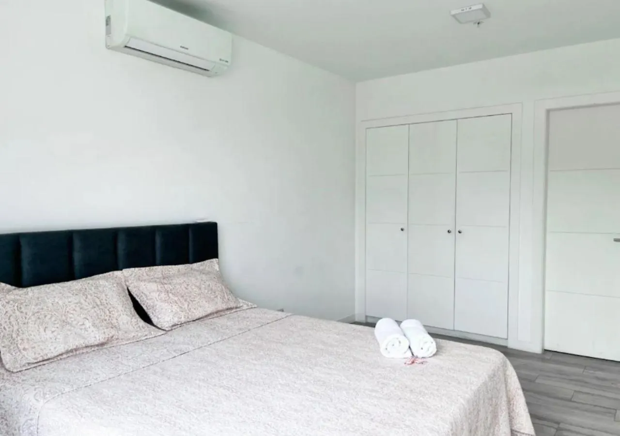 Apartamento Airbnb Guayaquil, Puerto Santa Ana, Parking Gratis Ecuador