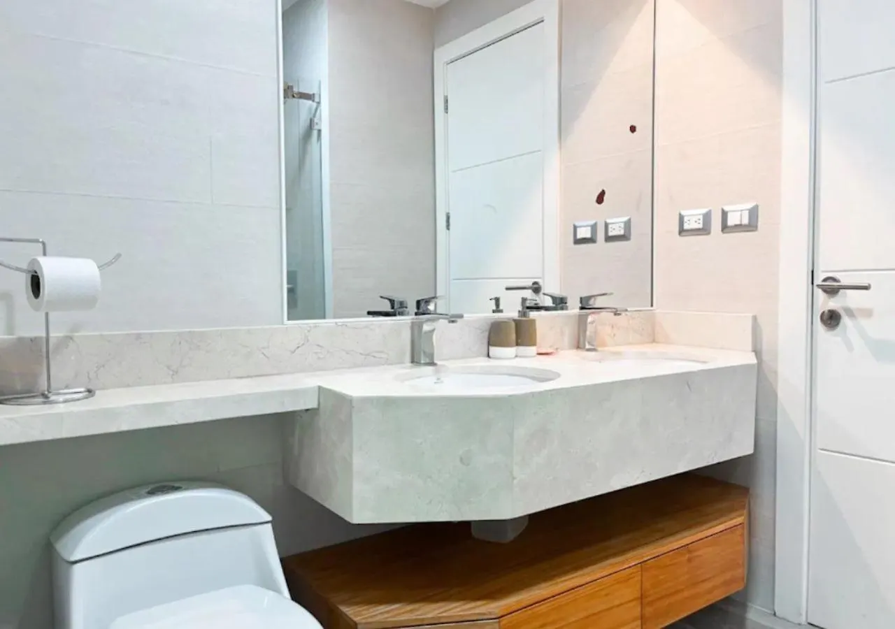Apartamento Airbnb Guayaquil, Puerto Santa Ana, Parking Gratis Ecuador